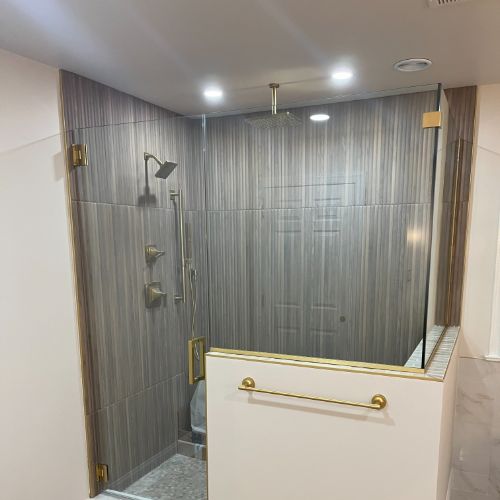 Frameless Door Panel and Return Clips  Image